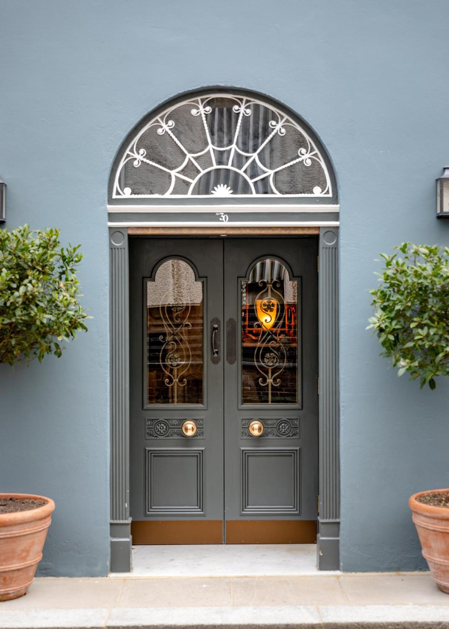 Отель No. 30 Knightsbridge Лондон Экстерьер фото
